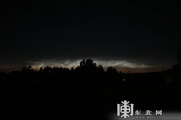 唯美！北極漠河上空出現夜光雲