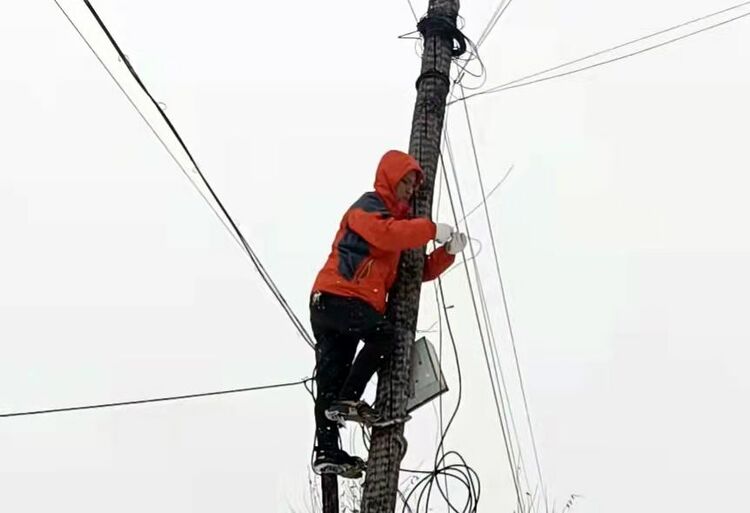 搶修大軍集結 黑龍江聯通持續戰鬥抗凍雨快速恢復通信_fororder_微信圖片_20211109163251