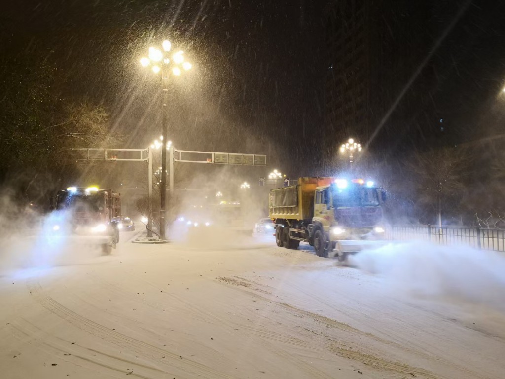 清冰雪Ⅲ級應急響應！哈爾濱市區主幹街路首輪降雪基本清