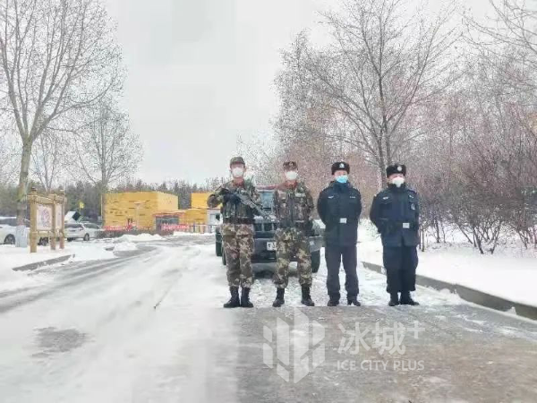 最美雪“警” 築起平安防線