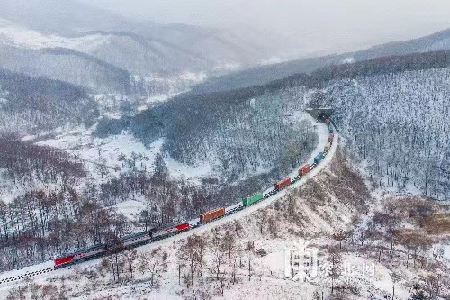 中歐班列“東通道”開行再創歷史新高 過境列車首次突破4500列