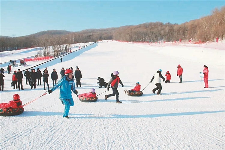 雙鴨山：八方來客共享“冰雪盛宴”