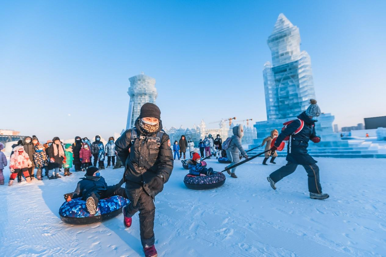 “雪國列車大挑戰”嗨爆冬日 來哈爾濱冰雪大世界“尋歡作樂”吧！_fororder_圖片9