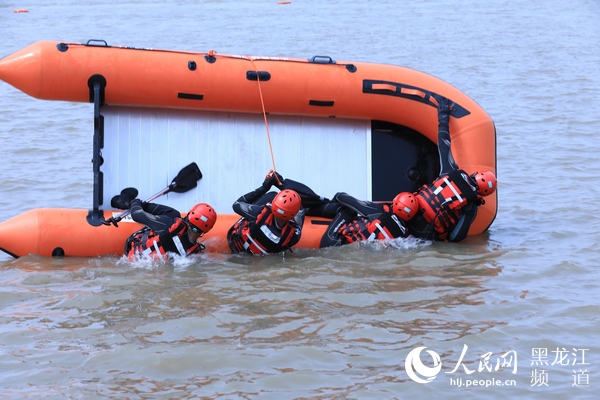 黑龍江省進入主汛期強對流天氣多發 森林消防開展水域訓練提高救援能力