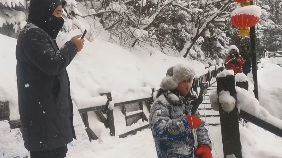 雪鄉持續降雪！遊人盡“嘗”雪“蛋糕”