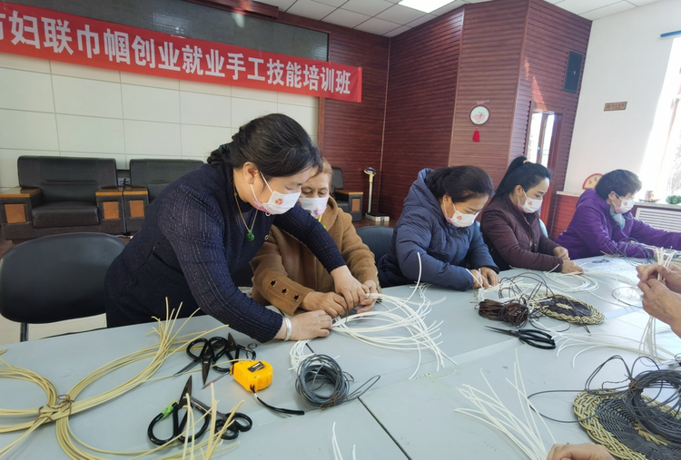 黑龍江鐵力：傳承非物質文化遺産，巧手草編拓寬致富路