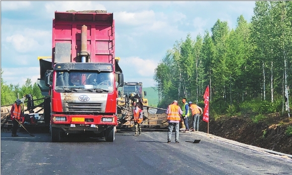 京漠公路串起一道旅遊經濟帶