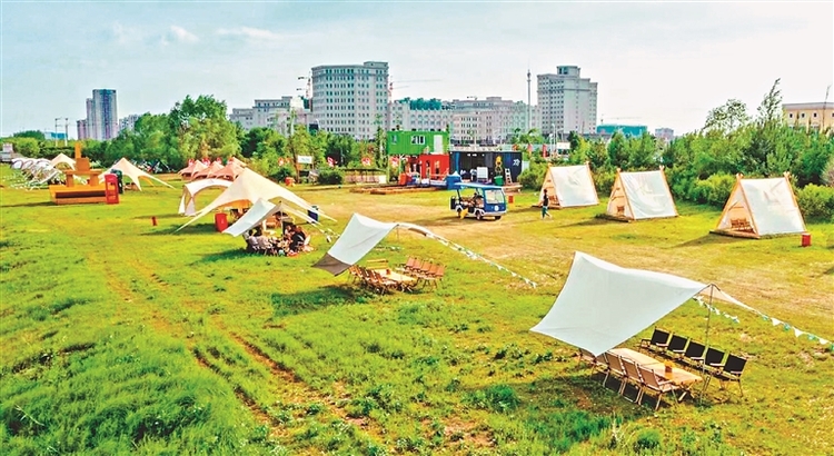 高溫天催熱冰城“夏日經濟”