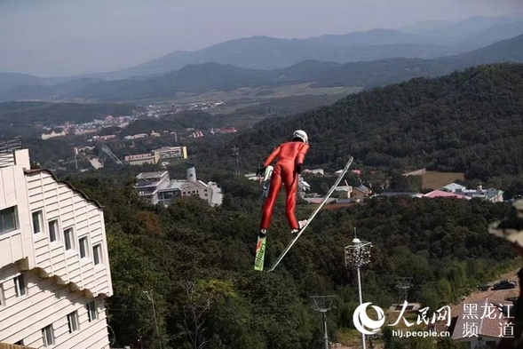 亞布力建成國內首個跳臺滑雪四季場地 全力服務北京2022年冬奧會