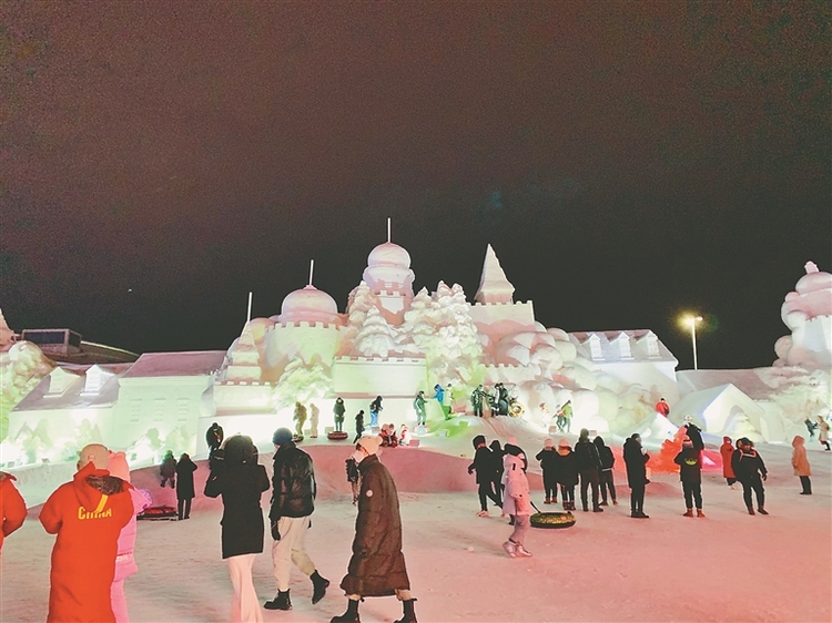 夜經濟賦能冰雪旅遊活力十足