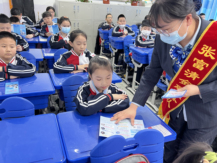 中國建設銀行黑龍江省分行：踐行為民服務初心 繪就金融消保新畫卷_fororder_圖片4