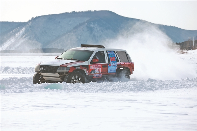 漠河國際冰雪汽車越野賽開賽