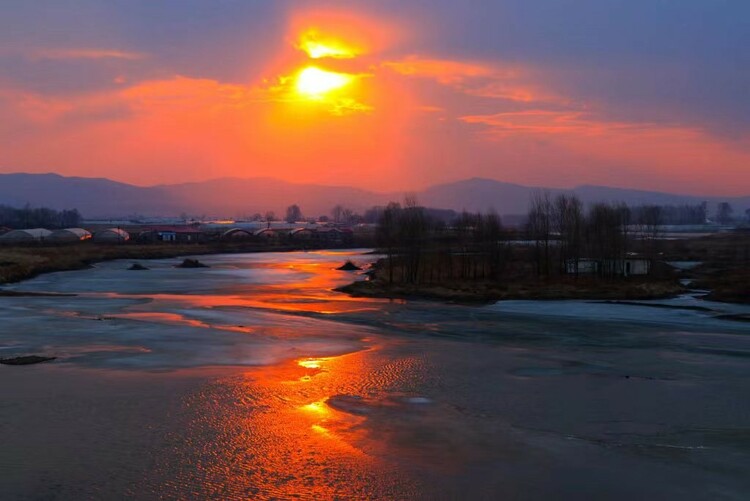 冰河落日圓 海林夕陽美