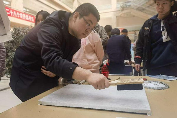 非物質文化遺産古籍修復技藝走進龍江高校