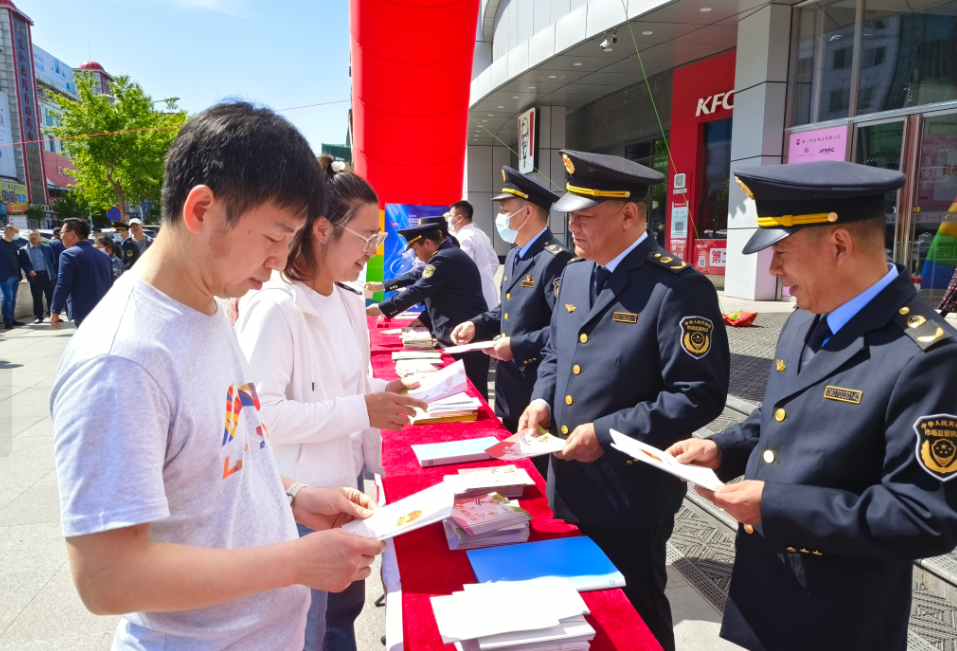 2023年黑龍江省化粧品安全科普宣傳周活動啟動 全省13地市同步聯動_fororder_hljrb_2_202009592a4df0-9e5f-488b-b77e-e8b186cf77b2