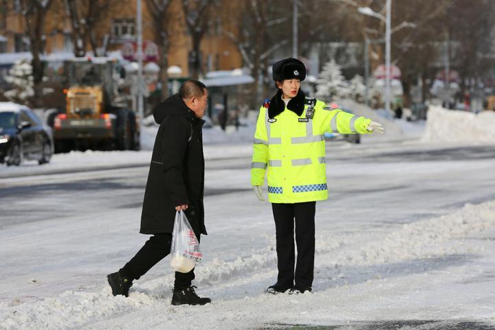 雞西市：頂風冒雪保暢通 全力以赴戰暴雪