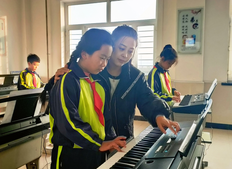 “希望小學提質升級•建行五室項目”走進安達市羊草鎮中心學校_fororder_圖片3