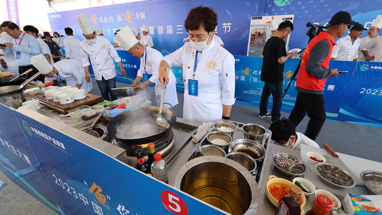 傳承！創新！看撫遠怎樣讓赫哲美食“全魚宴”香飄龍江