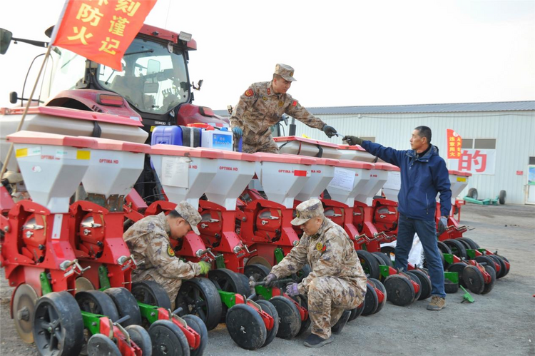 北國春來早︱北大荒集團北安分公司民兵志願服務隊深入一線助力春耕生産_fororder_圖片3