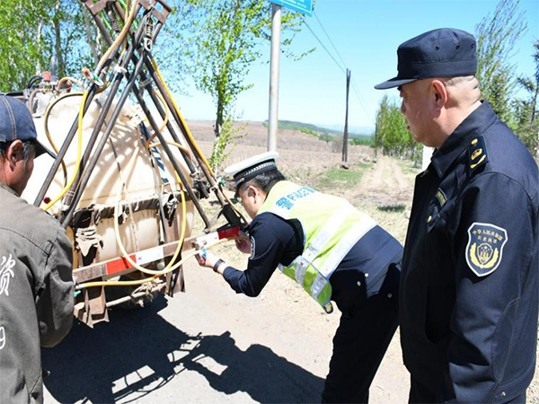 牡丹江穆棱市公安局：警農聯合助農耕 “亮尾工程”護民安_fororder_圖片4