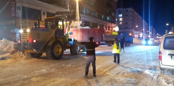 【黑龍江】【供稿】雞西市梨樹區：向奮戰在清雪一線的環衛人員致敬