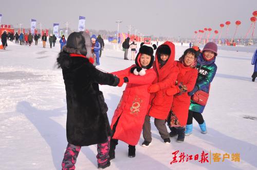 中國·哈爾濱松花江冰雪嘉年華正式啟幕