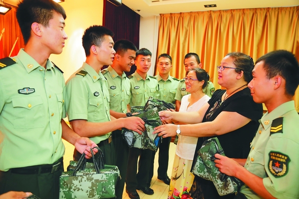 軍愛民 民擁軍 軍民團結一家親