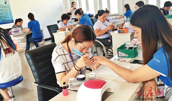 大慶市舉辦殘疾人技能競賽選手月入萬元