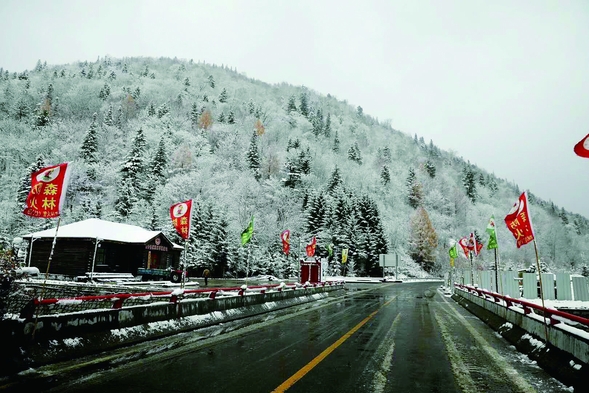 亞布力雪鄉鏡泊湖等景區迎來首場雪