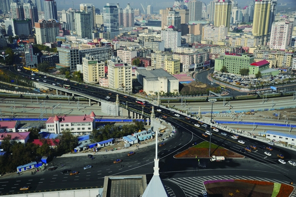 哈爾濱市霽虹橋開通首日橋寬路廣車流順暢