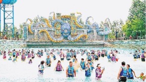 波塞冬海島狂歡節 “點燃”冰城夏日