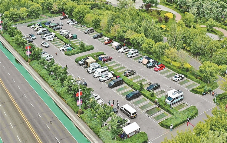撫遠房車營地：遊客扎堆玩嗨了