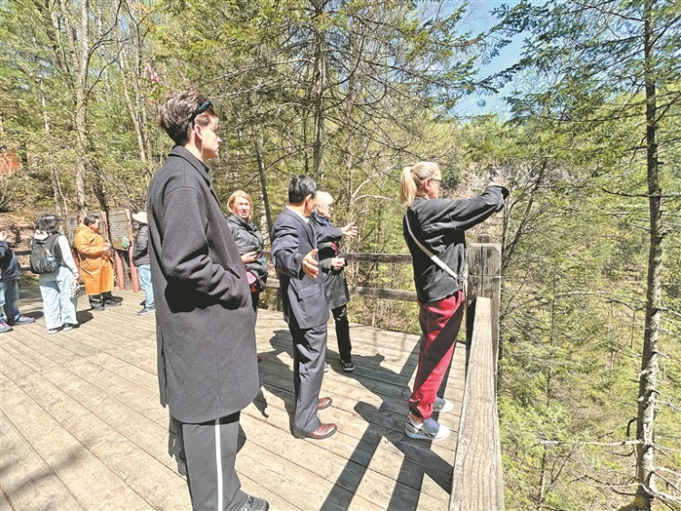 “出國旅游去，中國黑龍江！”