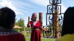 赫哲族唱響新船歌