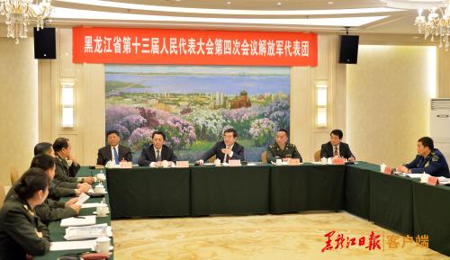 張慶偉參加解放軍代表團審議