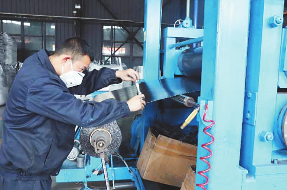 搶灘佈局完善鏈條解決瓶頸 56家石墨企業形成産業集群