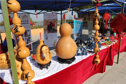 （急稿）B【黑龍江】“我和祖國共成長 我在國旗下合影”——哈爾濱市道外區“喜迎中秋、歡度國慶”活動啟動儀式在濱江濕地舉行