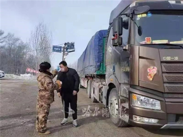 哈爾濱五常：巾幗不讓鬚眉！25名女子民兵逆行出征，24小時值守入省卡點