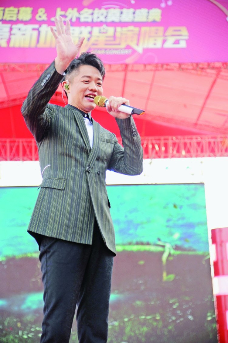 鳳凰傳奇空降冰城唱響“最炫民族風”