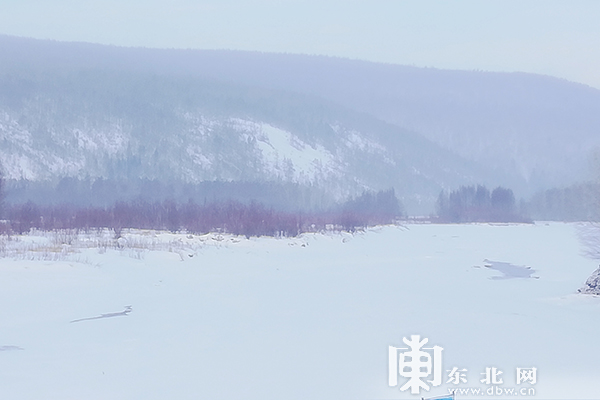 千樹萬樹“雪花開”中國最冷小鎮“一秒返冬”