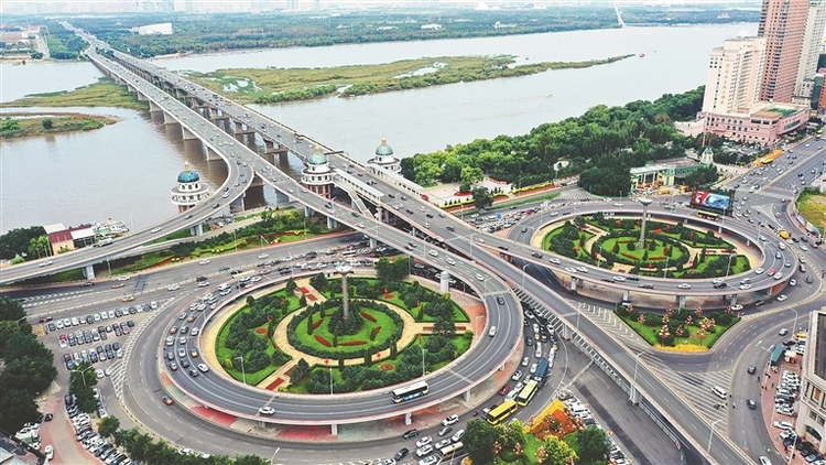 兩岸飛“虹”“橋”見繁榮