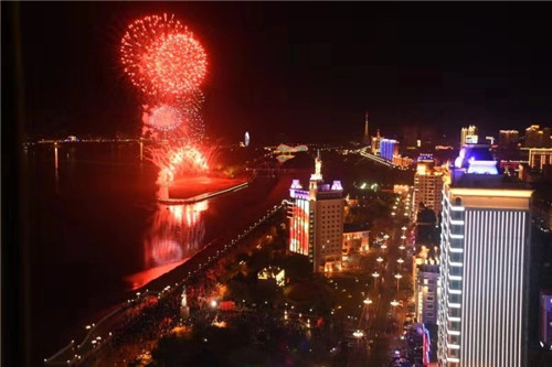 【黑龍江】黑河市舉行慶祝新中國成立70週年暨中俄建交70週年大型焰火晚會