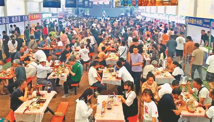 鶴崗 盛夏煙火氣 點燃“夜經濟”