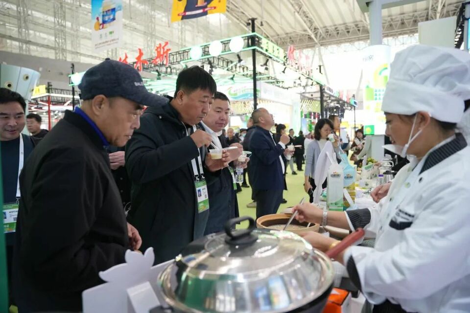 “綠博”動態 | 查哈陽大米亮相綠博會引熱潮_fororder_微信圖片_20231117102224