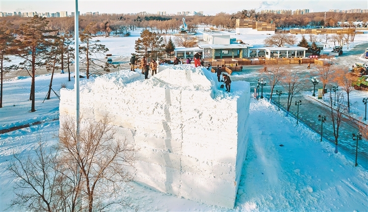 -20℃萬人奮戰 搶建冰雪王國