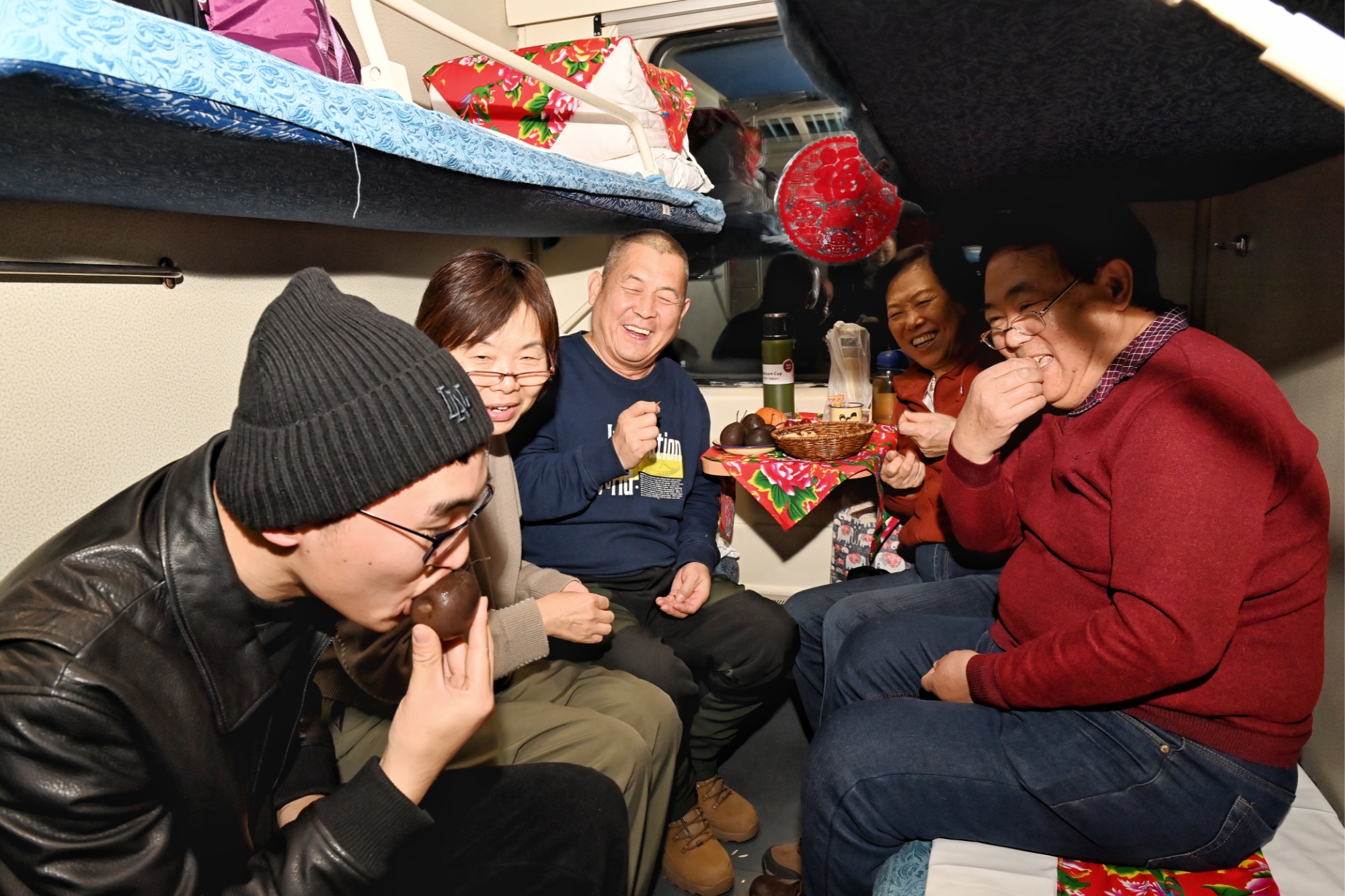 首列東北民俗文化主題列車啟程