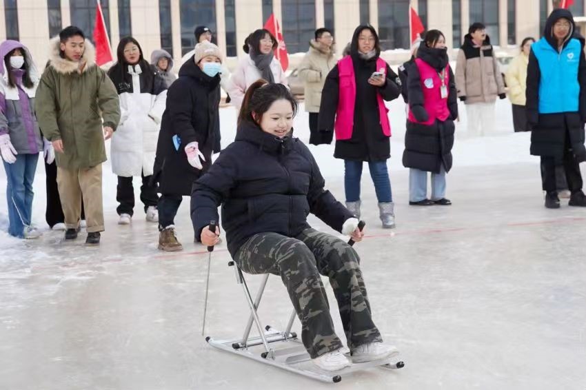 黑龍江中醫藥大學舉辦冰雪趣味運動會_fororder_5