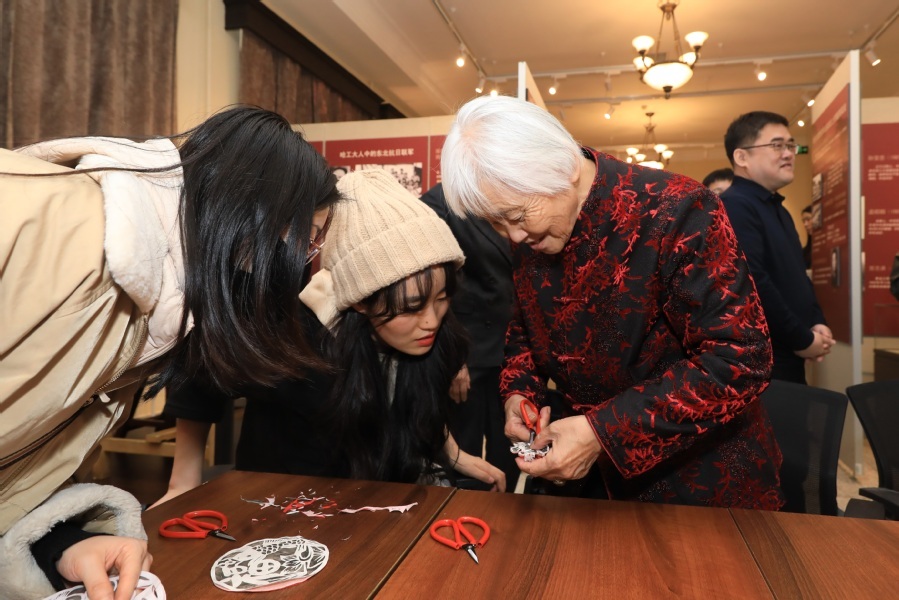 佳木斯非遺文創走進哈工大主題展開幕：炫彩非遺 傳承美好