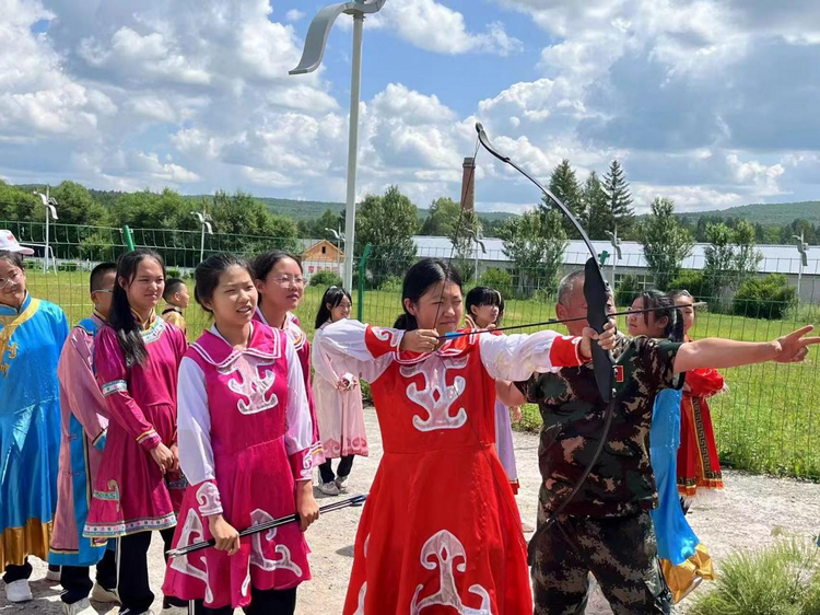 黑河市愛輝區新生鄂倫春族鄉：市縣聯合開展青少年民族教育主題實踐活動_fororder_圖片1