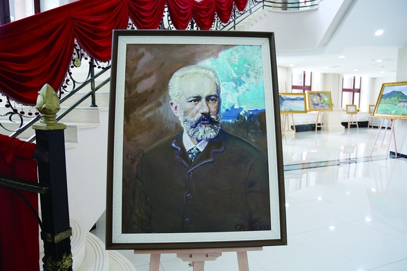 俄羅斯功勳藝術家油畫展在哈爾濱展出